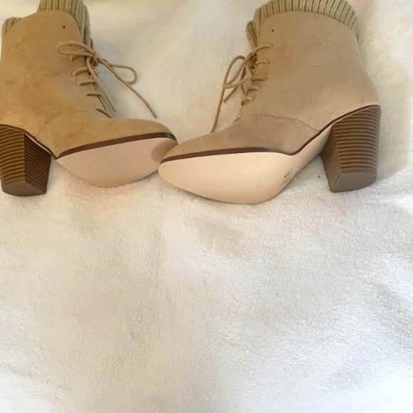 Wonderful Suede Boots - Picture 1 of 2